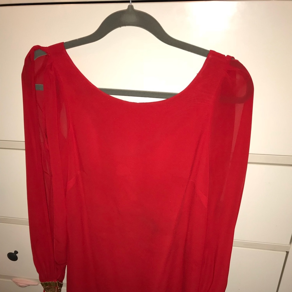 Long-sleeve red dress